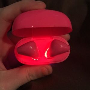 BillBoard HeadPhones + Charger